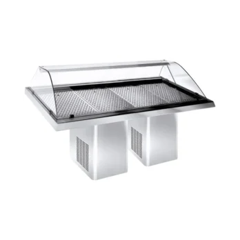 Refrigerated fish counter with curved glass